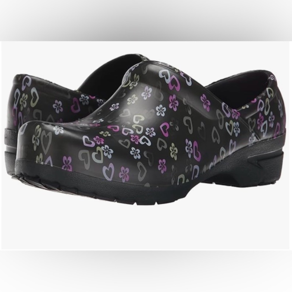 Anywear Women's Black Heart Pattern Clogs Size 9